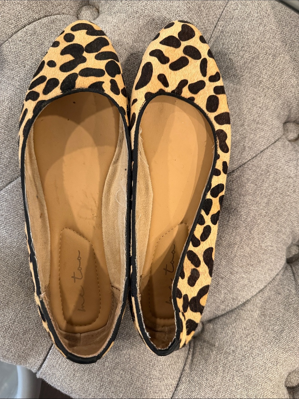 me too Leopard Print Pointed Toe Flats in Tan and Black